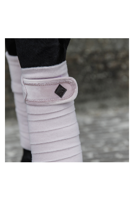 Kentucky Horsewear Polar Fleece Bandages Velvet Pearls, Leverbaar in Diverse kleuren Kentucky Horsewear Polar Fleece Bandages Velvet Pearls, Leverbaar in Diverse kleuren
