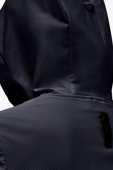 CT Geperforeerde Jas Met Capuchon extra ademend Donker blauw, Perfect voor het Buiten seizoen CT Geperforeerde Jas Met Capuchon extra ademend Donker blauw, Perfect voor het Buiten seizoen