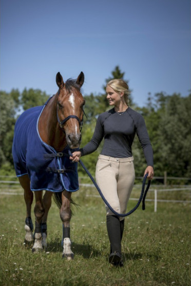 Ridershouse: Riding World Fleece Deken - Blauw - Gewicht van 240g/m2 Ridershouse: Riding World Fleece Deken - Blauw - Gewicht van 240g/m2
