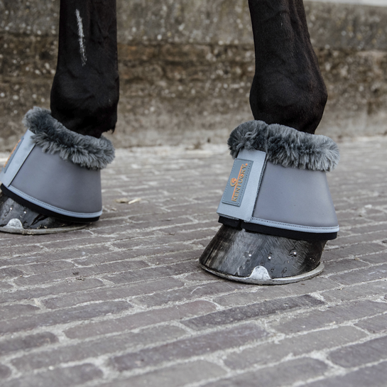 De lederen springschoenen met wol bieden een uitstekende schok absorptie en maximale bescherming. De lederen springschoenen met wol bieden een uitstekende schok absorptie en maximale bescherming.