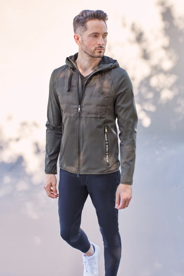 Pikeur Fyn Heren Jas Donkerblauw Waterdicht, Perfect om over je wedstrijdoutfit te dragen Pikeur Fyn Heren Jas Donkerblauw Waterdicht, Perfect om over je wedstrijdoutfit te dragen