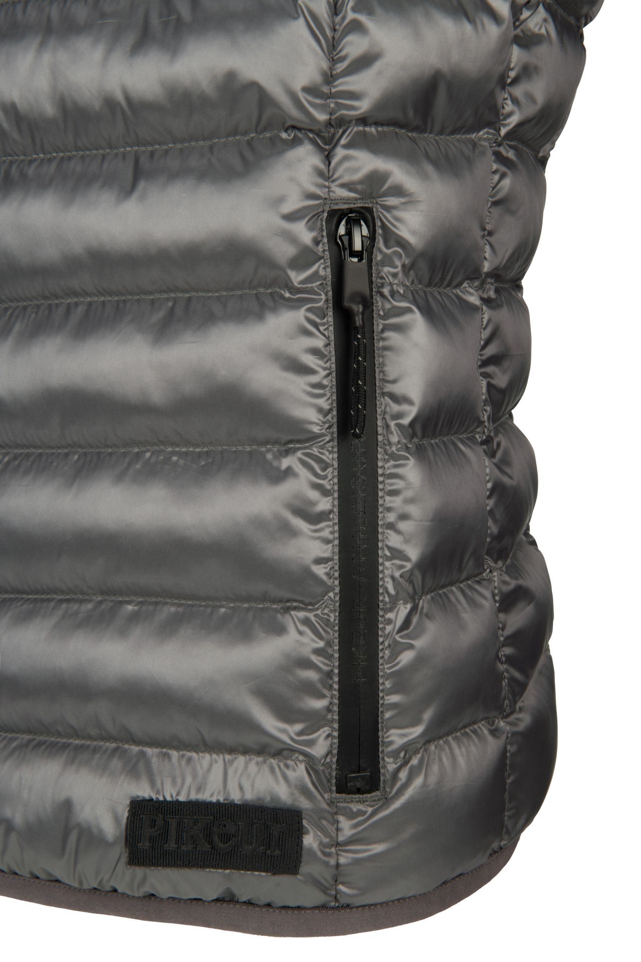 Pikeur Heren Bodywarmer Timm Grijs, met een goed pasvorm. Ook leverbaar in Blauw Pikeur Heren Bodywarmer Timm Grijs, met een goed pasvorm. Ook leverbaar in Blauw