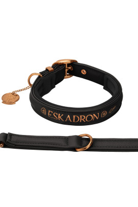 Eskadron Hondenhalsband Met Lijn Faux Leather, in 2 kleuren Zwart en Cognac Eskadron Hondenhalsband Met Lijn Faux Leather, in 2 kleuren Zwart en Cognac