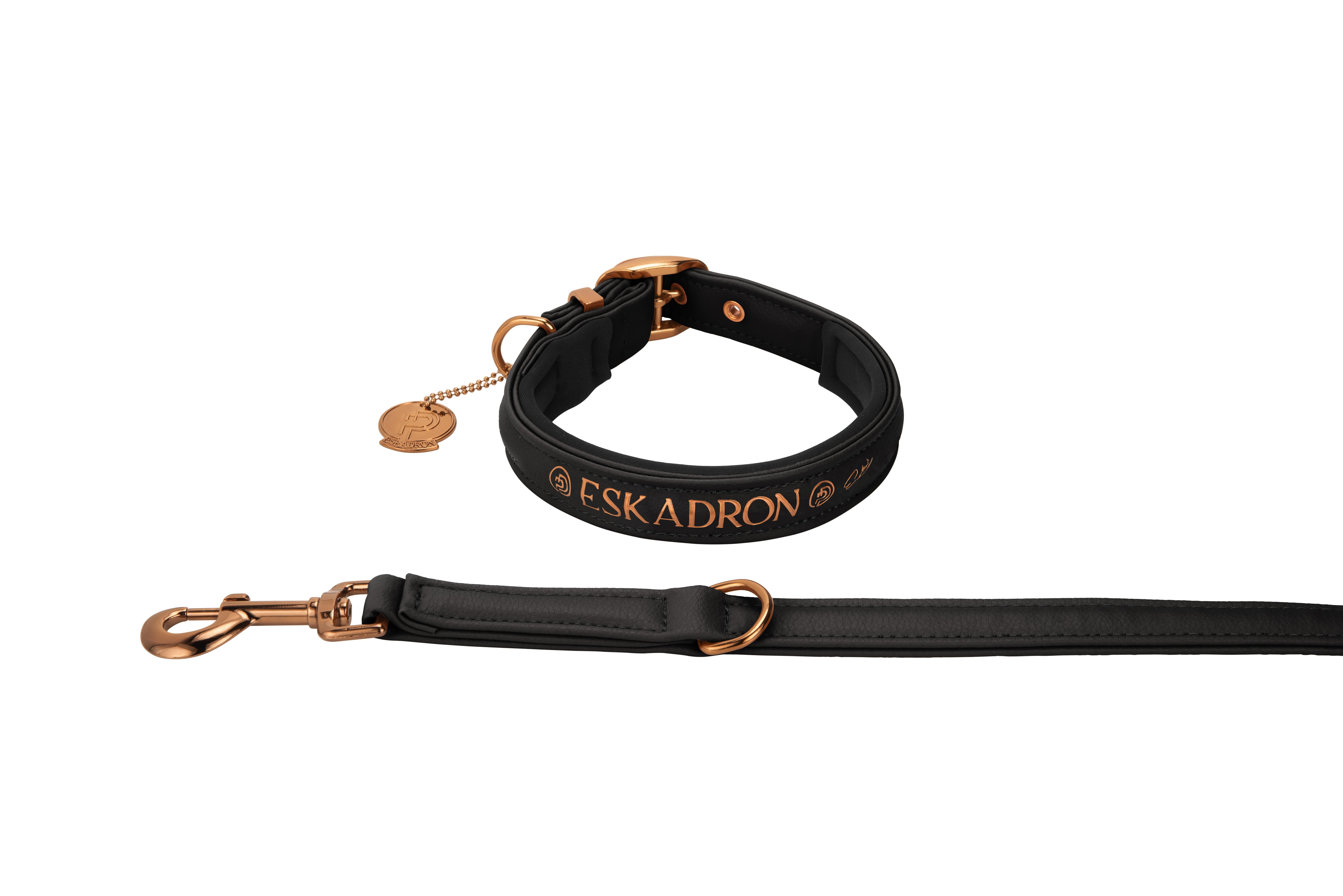 Eskadron Hondenhalsband Met Lijn Faux Leather, in 2 kleuren Zwart en Cognac Eskadron Hondenhalsband Met Lijn Faux Leather, in 2 kleuren Zwart en Cognac