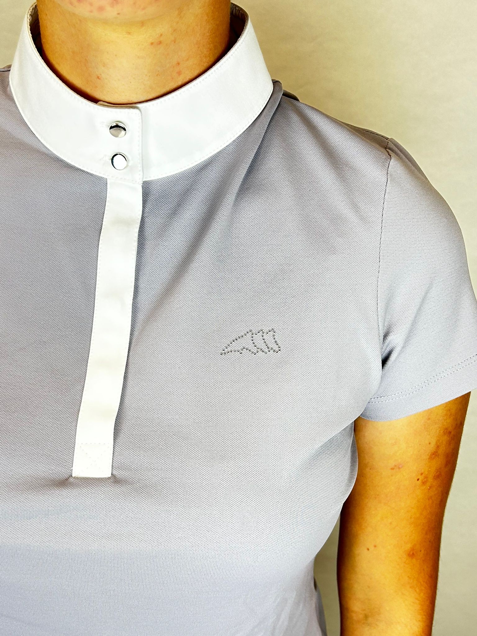 Ridershouse: Equiline Dames Wedstrijdshirt Dapple Grey met korte mouwen Ridershouse: Equiline Dames Wedstrijdshirt Dapple Grey met korte mouwen