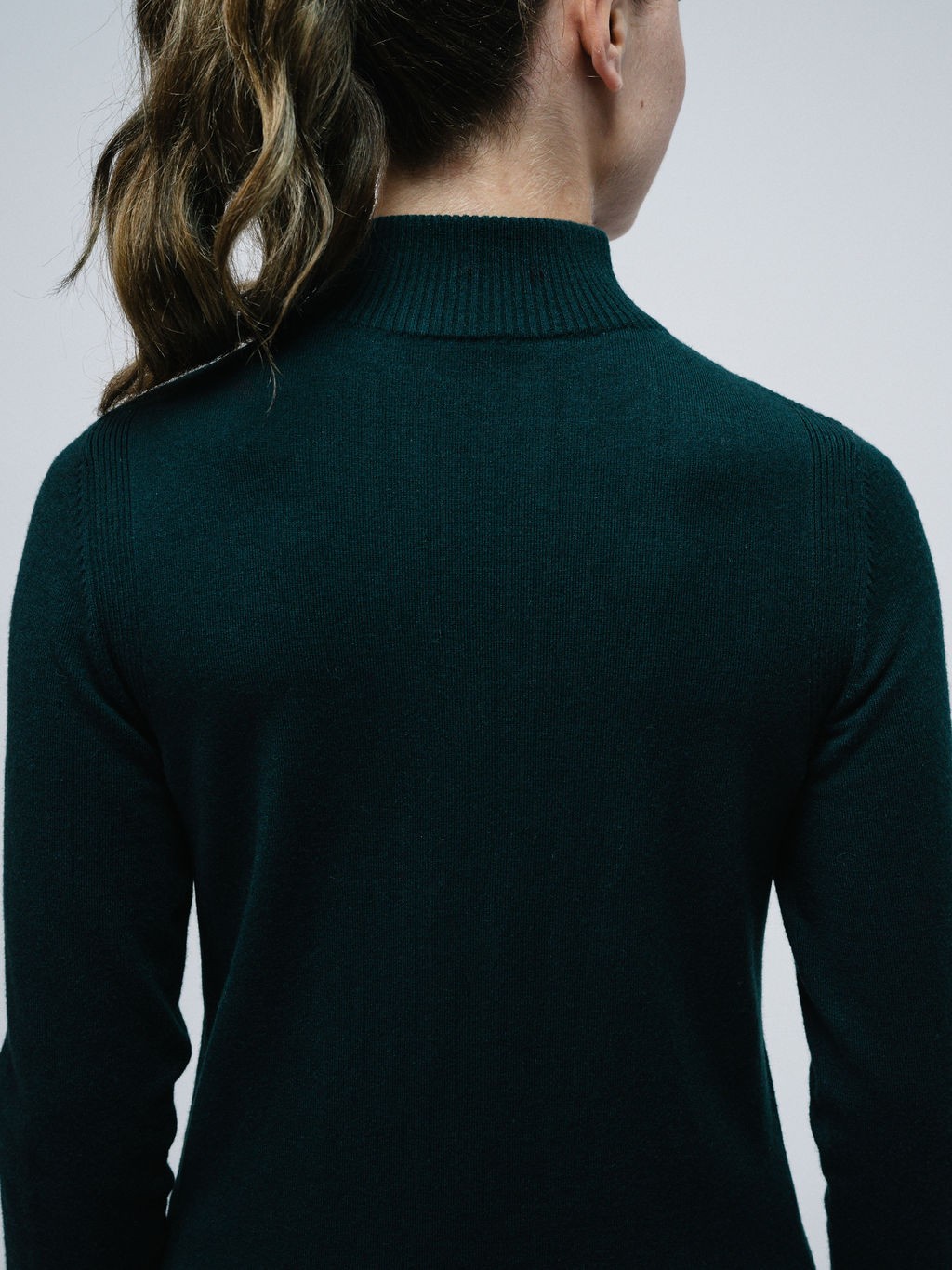 Ridershouse: Samshield Women's Pull Over Lidia - in the color posy green Ridershouse: Samshield Women's Pull Over Lidia - in the color posy green