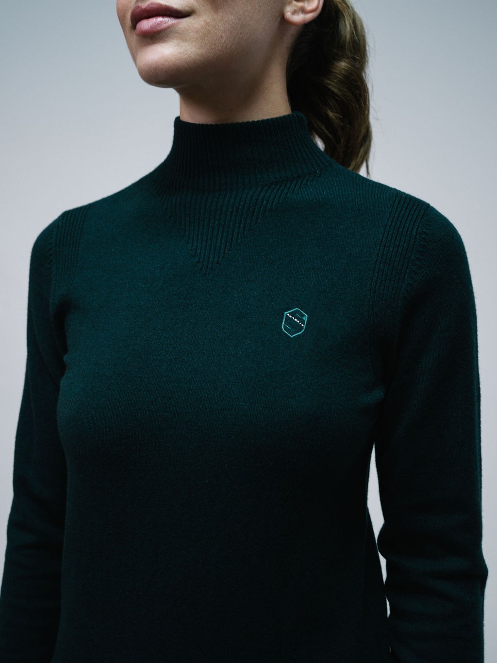 Ridershouse: Samshield Women's Pull Over Lidia - in the color posy green Ridershouse: Samshield Women's Pull Over Lidia - in the color posy green