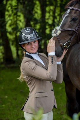 Cavalleria Toscana Starlady R-EVO Carbon Glanzend, met een grote klep Cavalleria Toscana Starlady R-EVO Carbon Glanzend, met een grote klep