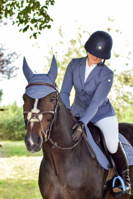 Ridershouse: Equiline Oornetje in de kleur Nightshadow