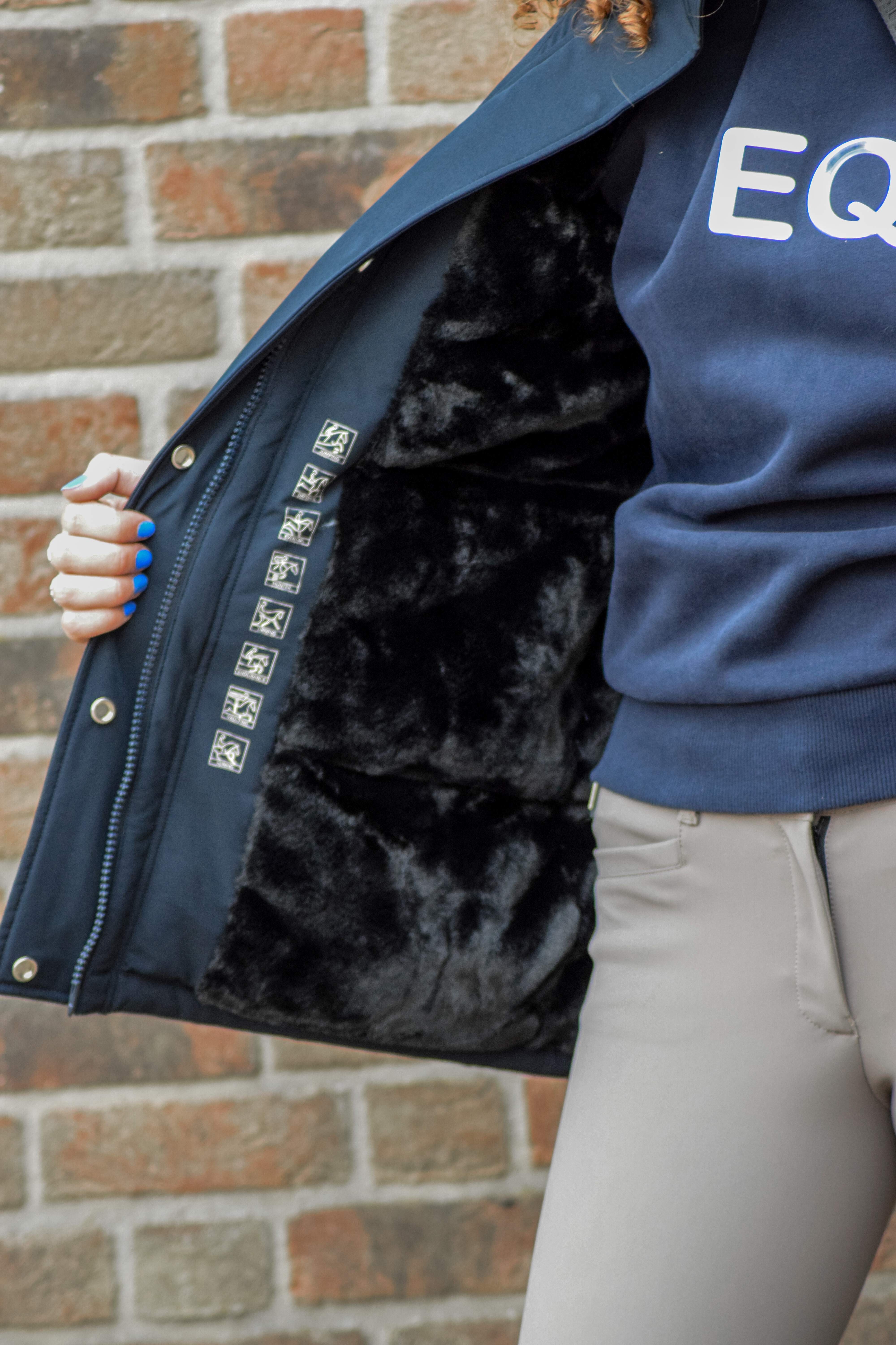 Ridershouse: Equiline Women's Winter Jacket Cadoc - in de kleur Navy Blue Ridershouse: Equiline Women's Winter Jacket Cadoc - in de kleur Navy Blue