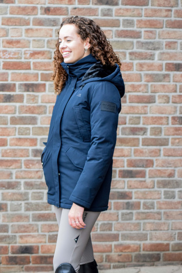 Ridershouse: Equiline Women's Winter Jacket Cadoc - in de kleur Navy Blue Ridershouse: Equiline Women's Winter Jacket Cadoc - in de kleur Navy Blue