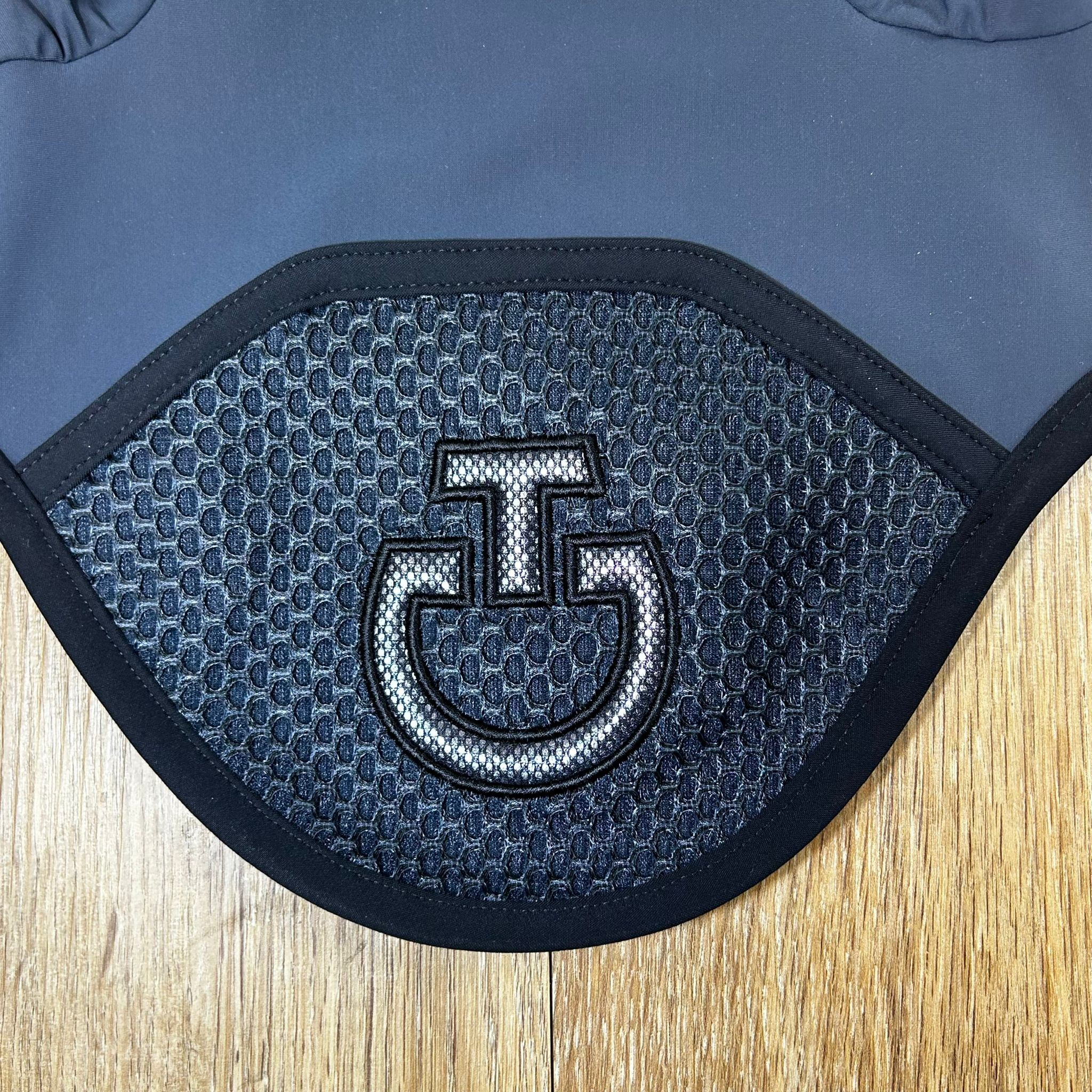 Riderhouse: CT Air Jersey w/ Mesh Insert Earnet - in de kleuren Grijs/Zwart Riderhouse: CT Air Jersey w/ Mesh Insert Earnet - in de kleuren Grijs/Zwart