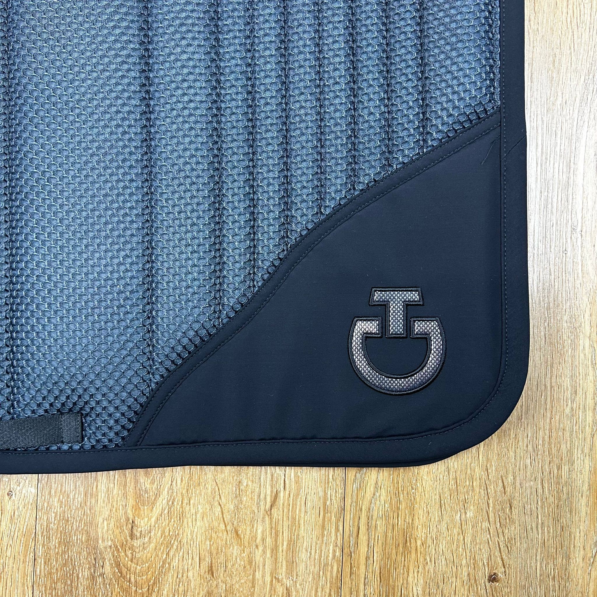 Ridershouse: CT Air Jumping Saddle Pad - in de kleuren grijs met zwart