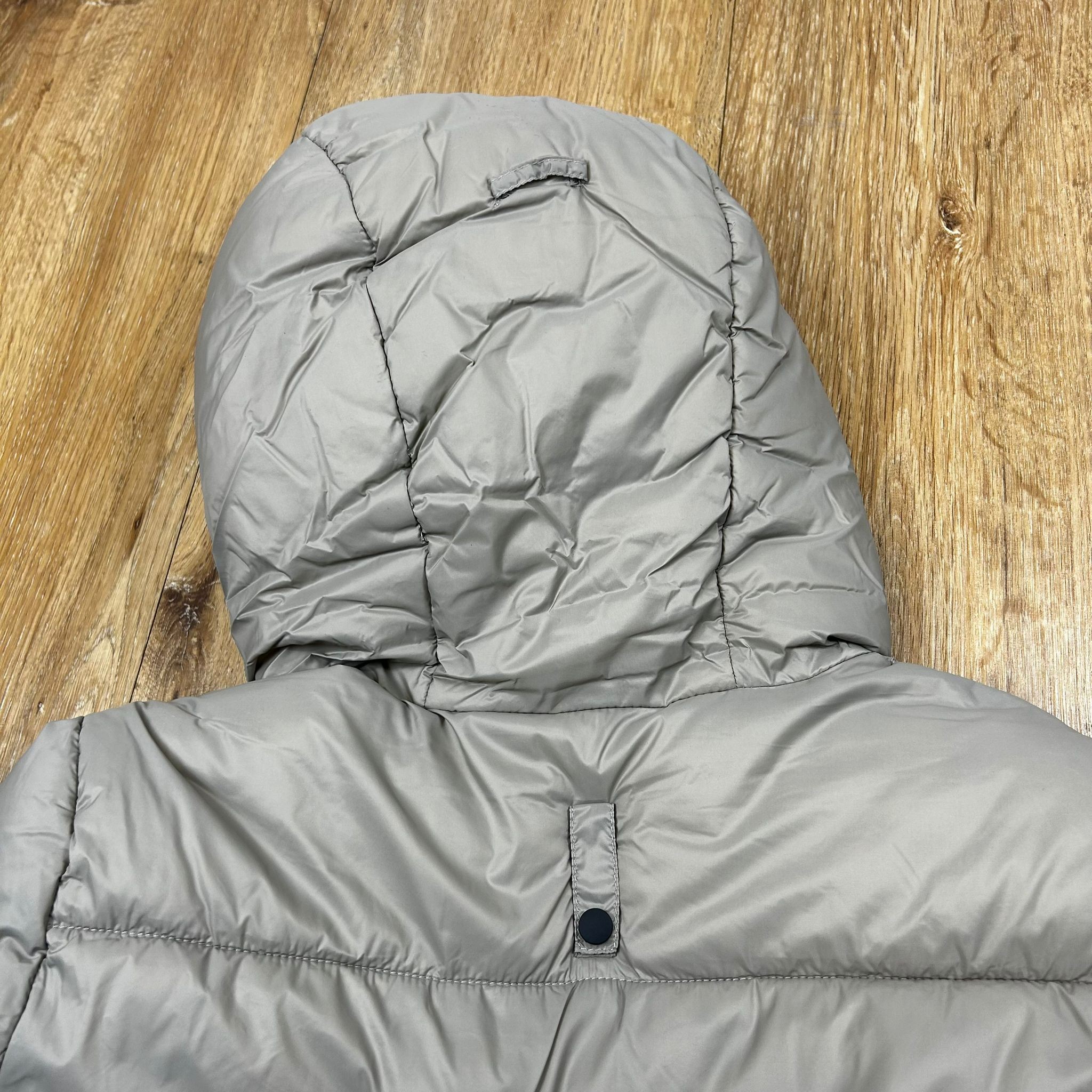 Ridershouse: RG Italy - Women's Padded Hooded Jacket in the color beige Ridershouse: RG Italy - Women's Padded Hooded Jacket in the color beige
