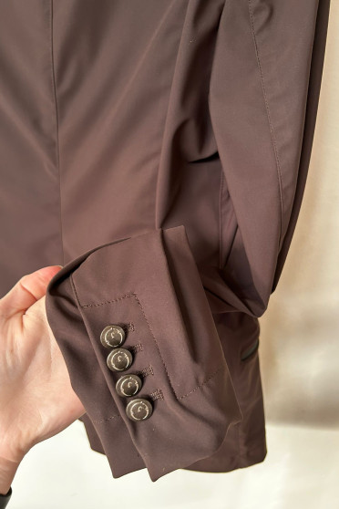 Washinton women’s competition jacket is waterproof with breathable mesh on the inside Washinton women’s competition jacket is waterproof with breathable mesh on the inside