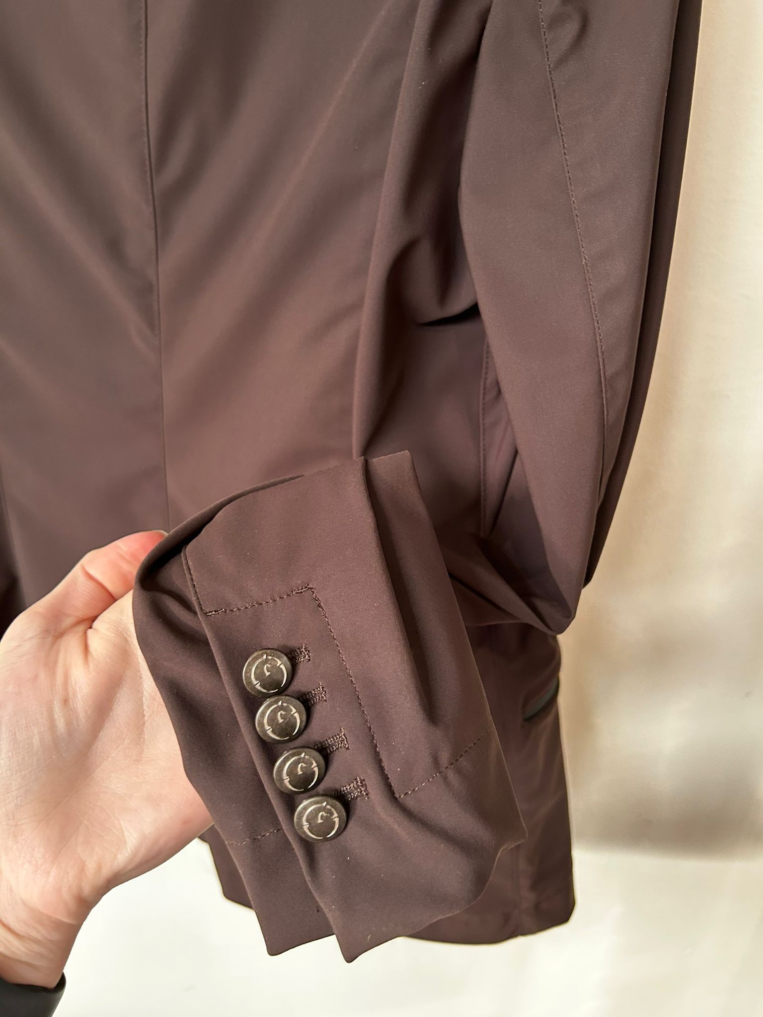 Washinton women’s competition jacket is waterproof with breathable mesh on the inside Washinton women’s competition jacket is waterproof with breathable mesh on the inside