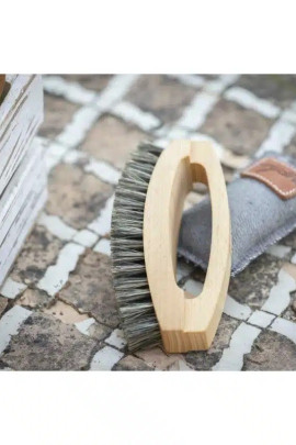 Penelope Body Brush Middle Short Dandy , perfect to clean your horse