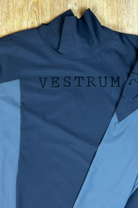 Ridershouse: Vestrum Heren Delft Longsleeve Training Top - Antraciet Ridershouse: Vestrum Heren Delft Longsleeve Training Top - Antraciet