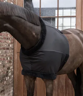 Kentucky Horsewear Borstbeschermer tegen schuurplekken van dekens - Zwart Kentucky Horsewear Borstbeschermer tegen schuurplekken van dekens - Zwart