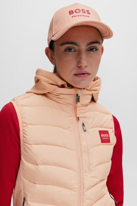 Ridershouse: BOSS EQUESTRIAN Classic Pet met logo - Spring / Summer 2024