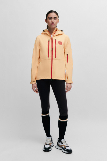 Ridershouse: BOSS EQUESTRIAN Dames Bruna Performance Jacket kleur Zwart Ridershouse: BOSS EQUESTRIAN Dames Bruna Performance Jacket kleur Zwart
