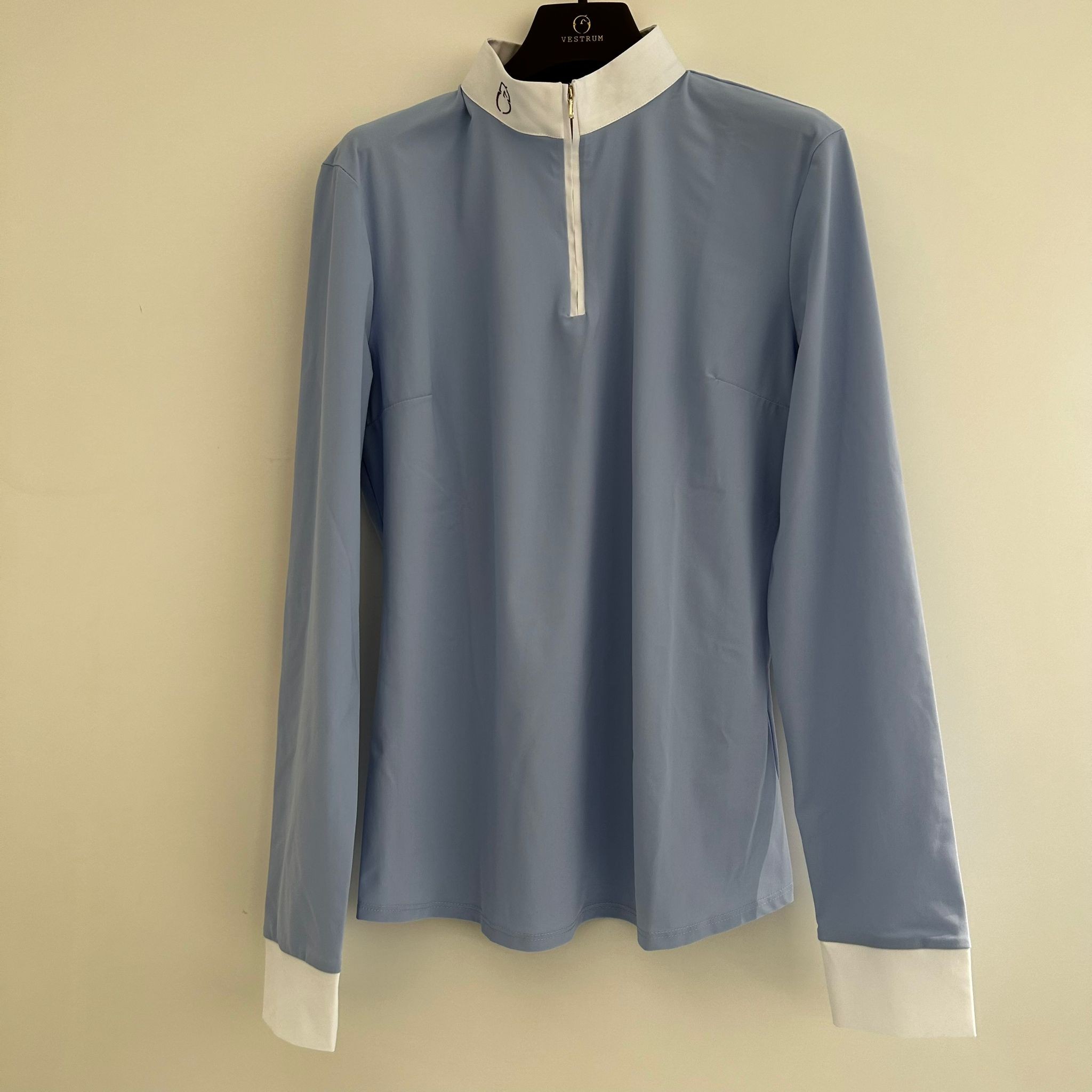 Vestrum Dames Shirt L/S Mahon in de kleur Sky Blue - Ridershouse.com Vestrum Dames Shirt L/S Mahon in de kleur Sky Blue - Ridershouse.com