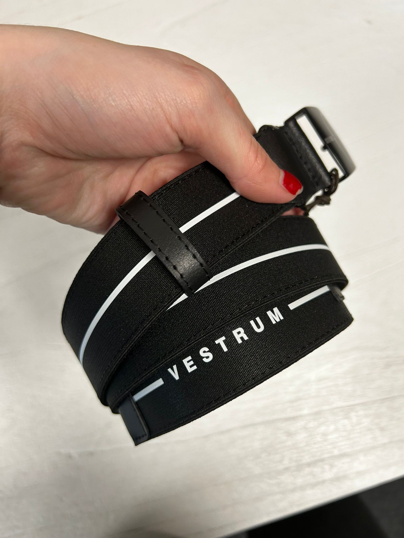 Ridershouse: Vestrum Denno Riem - in de zomerkleuren Black / Black