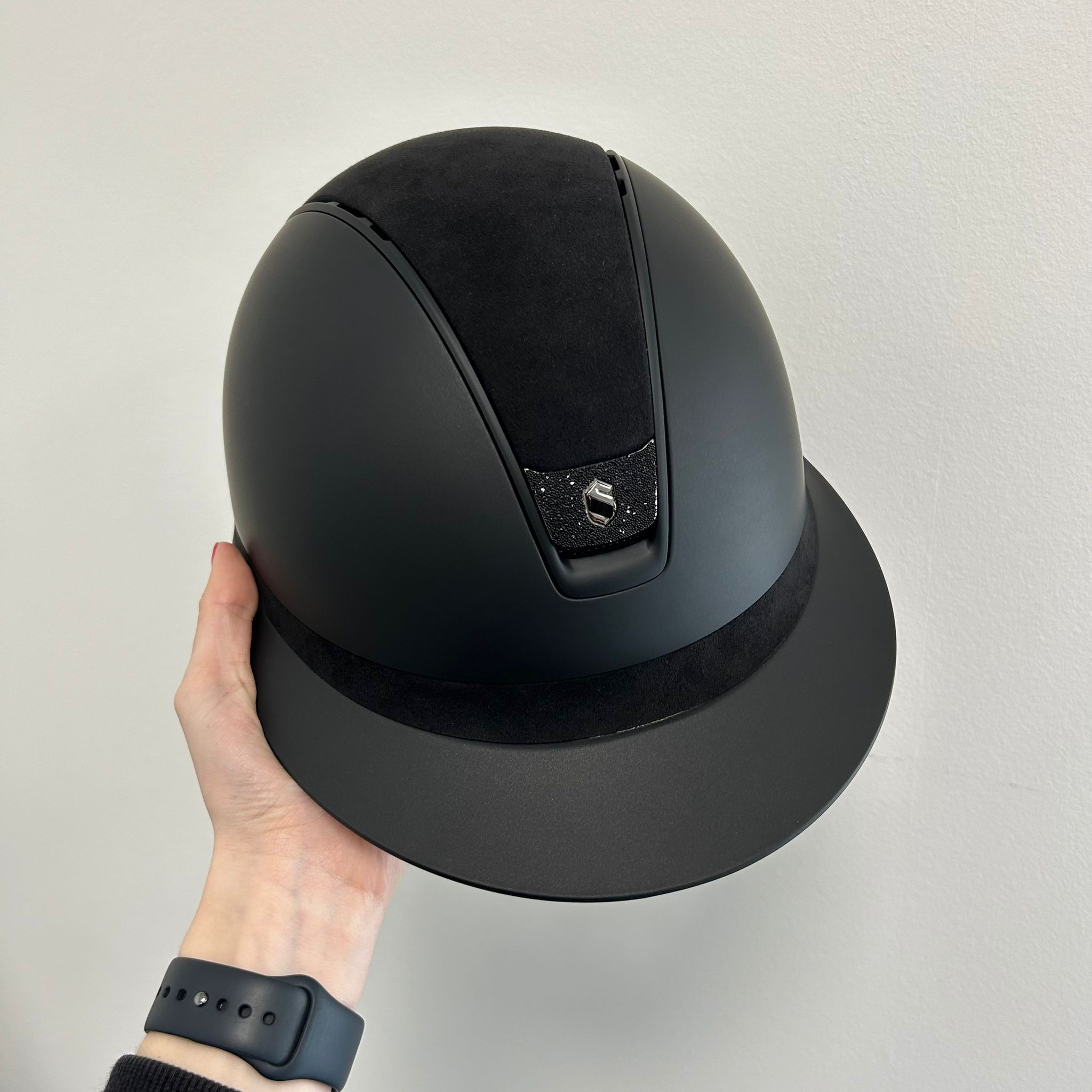 Miss Shield 2.0 Cap Shadowmatt Zwart | Alcantara | Crystal Fabric Miss Shield 2.0 Cap Shadowmatt Zwart | Alcantara | Crystal Fabric