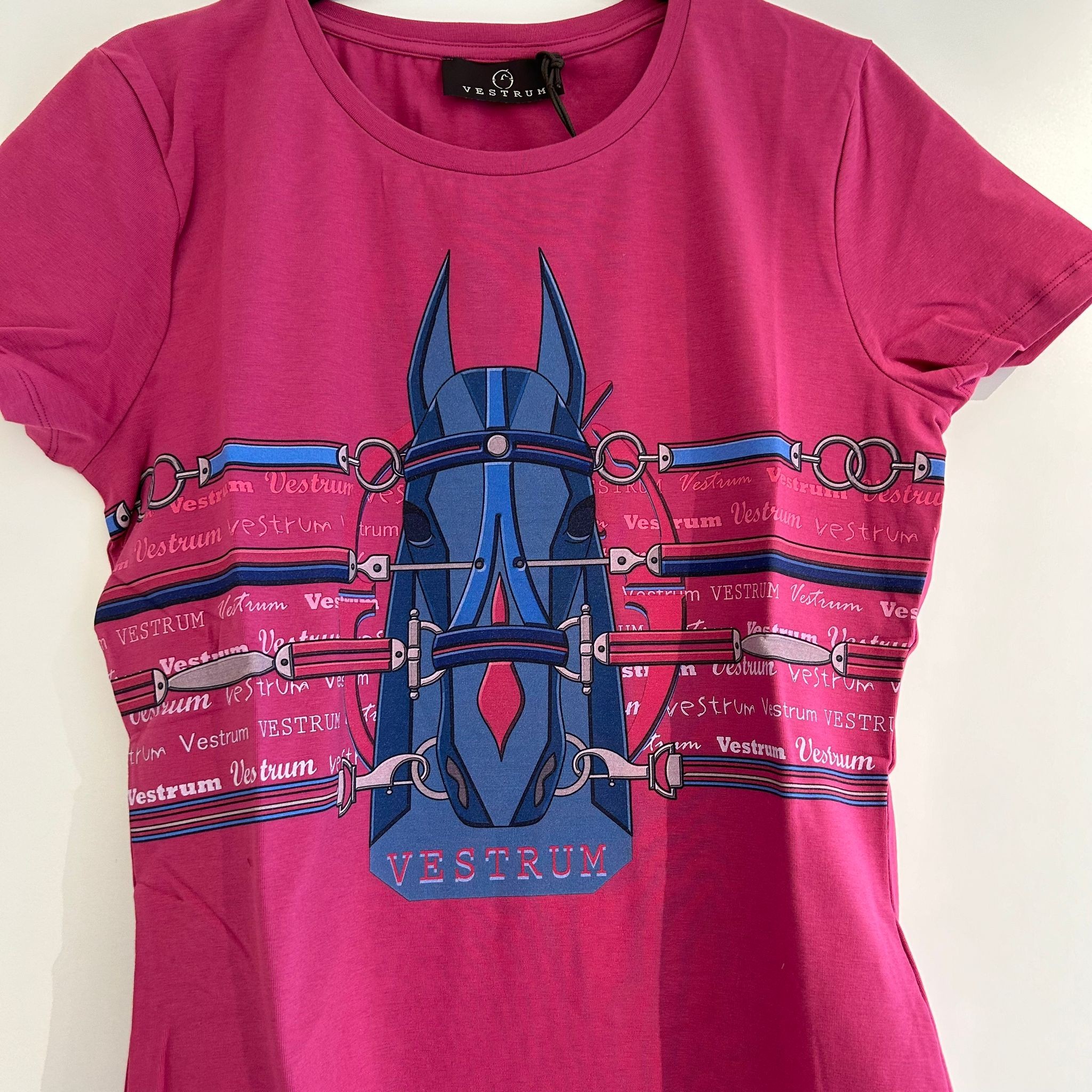 Vestrum Dames Santorini S/S T-Shirt - Cyclamen SS 24 - Ridershouse.com Vestrum Dames Santorini S/S T-Shirt - Cyclamen SS 24 - Ridershouse.com