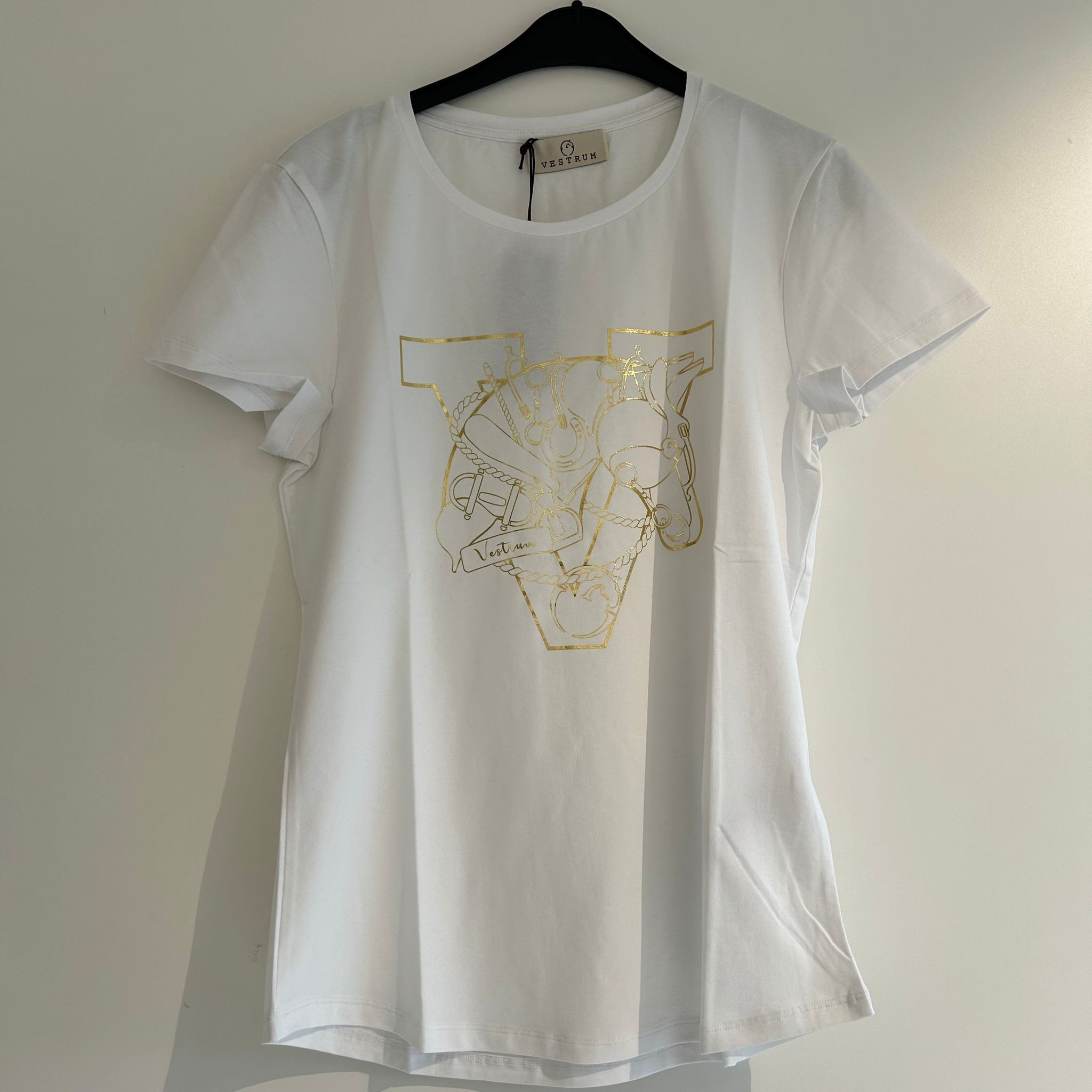 Vestrum Dames Santa Lucia S/S T-Shirt - Optical White SS 24 - Ridershouse.com Vestrum Dames Santa Lucia S/S T-Shirt - Optical White SS 24 - Ridershouse.com