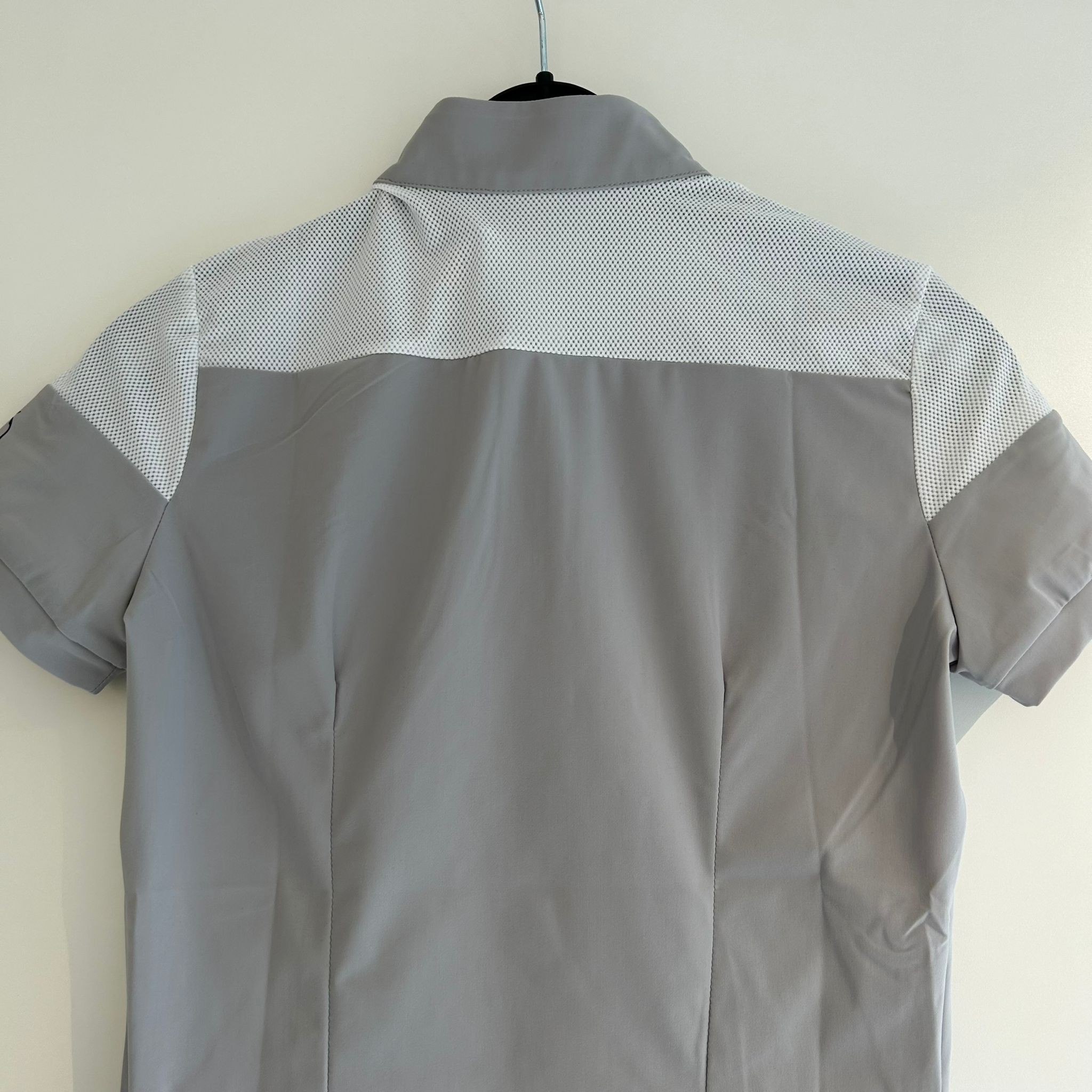 Vestrum Women's Itaca Training S/S Top Half Zip - Light Grey - Ridershouse.com Vestrum Women's Itaca Training S/S Top Half Zip - Light Grey - Ridershouse.com