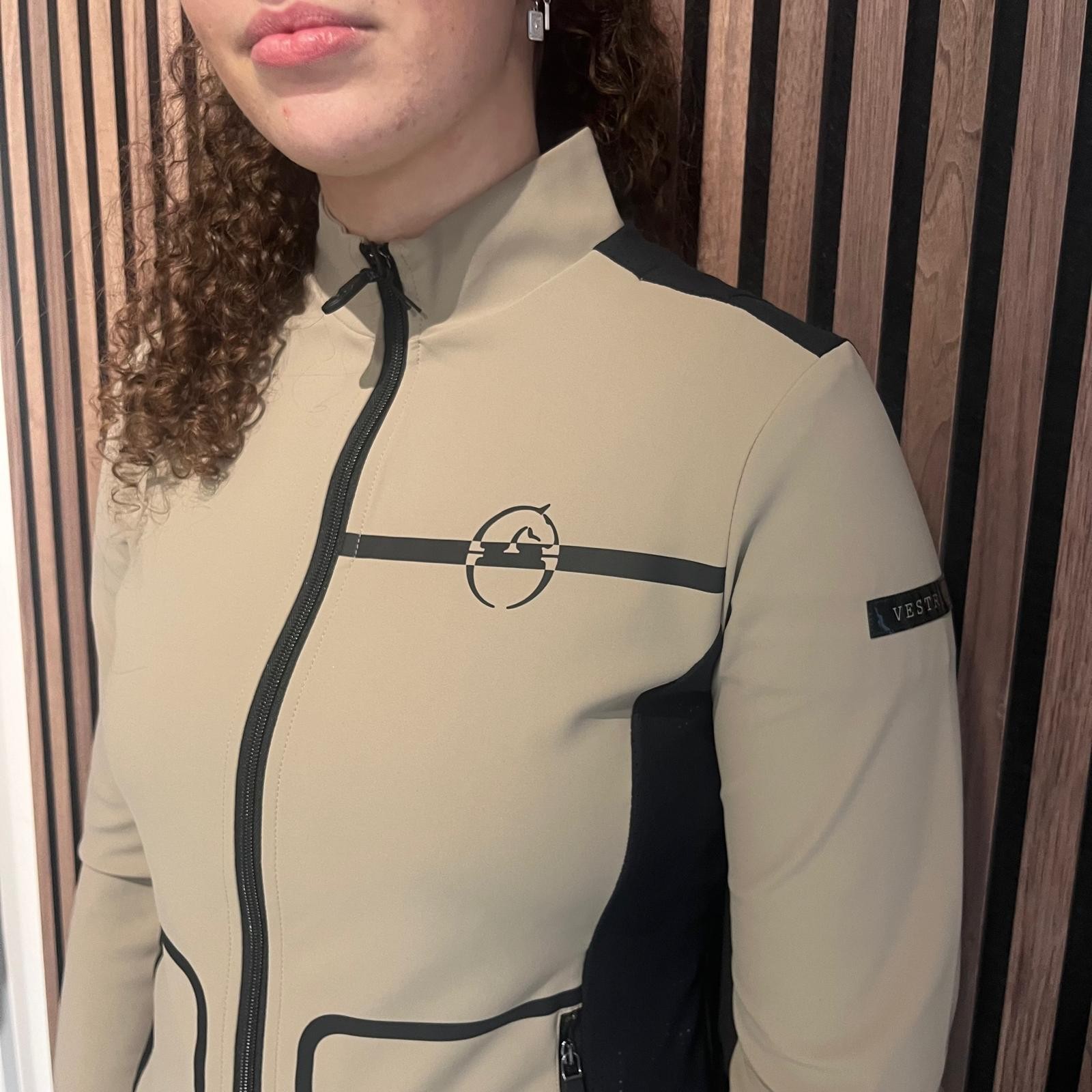 Vestrum Women's Jacket Kume - Light Beige Summer 2024 - Ridershouse.com Vestrum Women's Jacket Kume - Light Beige Summer 2024 - Ridershouse.com