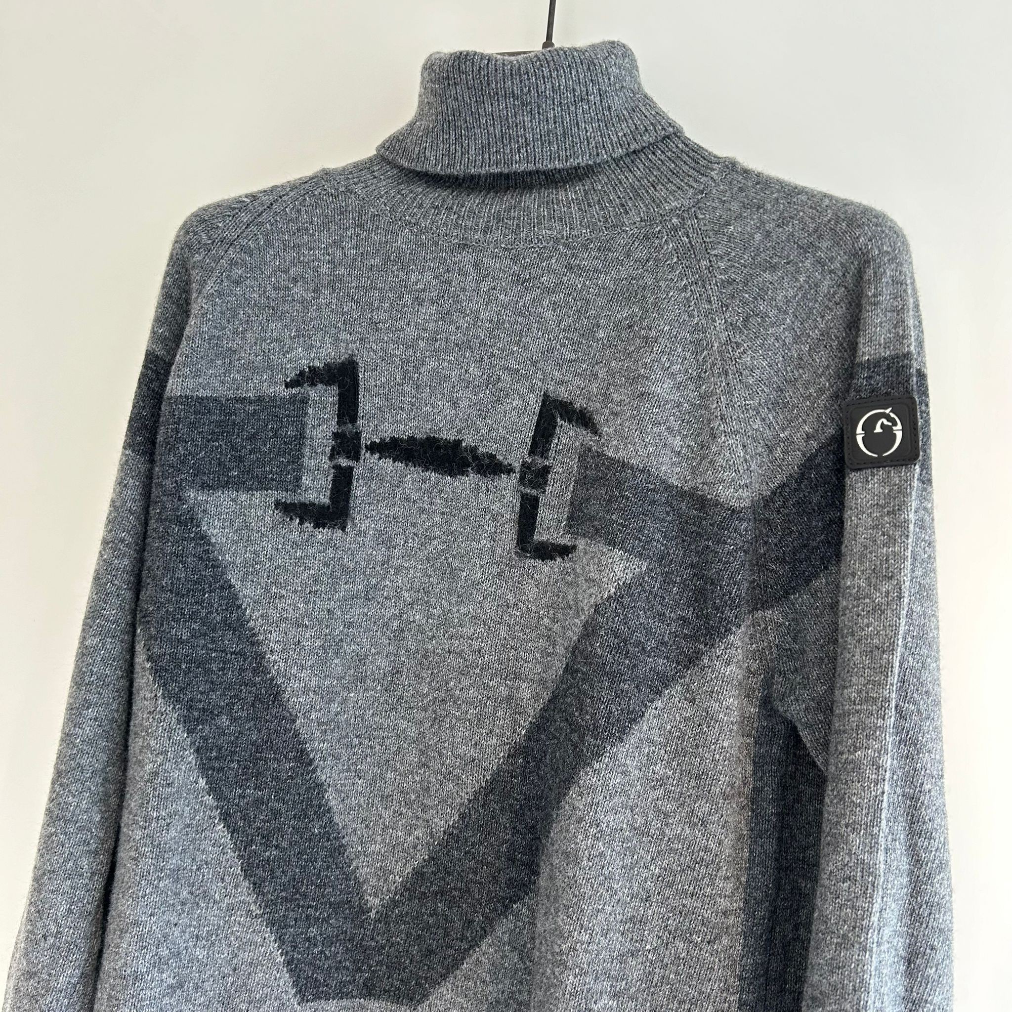 Vestrum Caldes Knitwear Round Neck in medium grey with dark grey - Ridershouse