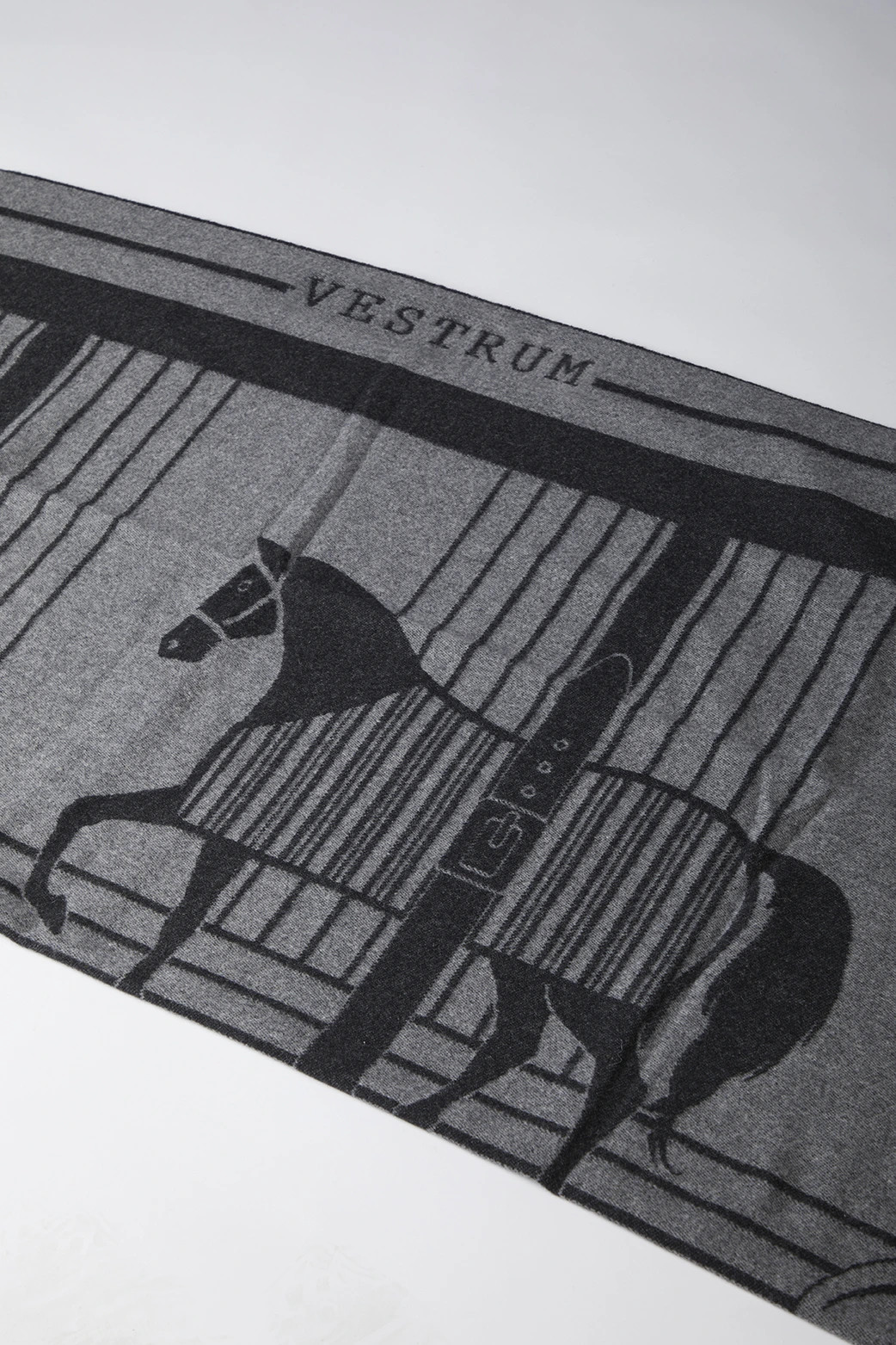 Vestrum Saturnia Deken Grijs kopen? - verkrijgbaar Vestrum Saturnia Deken Grijs kopen? - verkrijgbaar