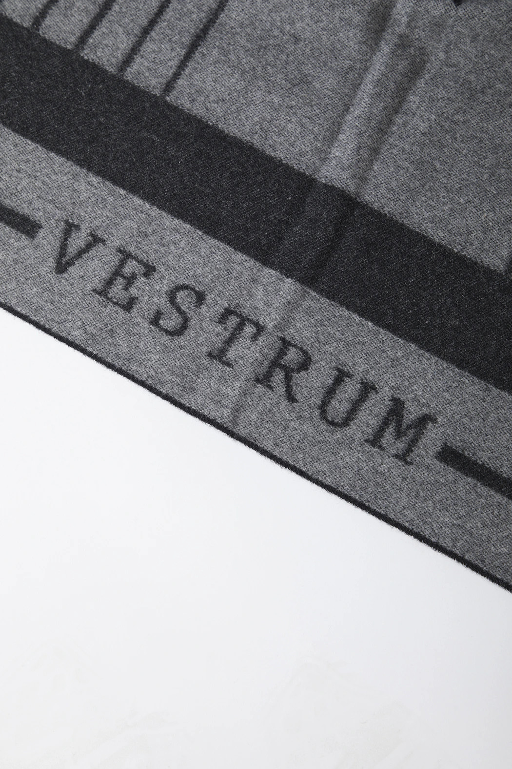Vestrum Saturnia Deken Grijs kopen? - verkrijgbaar Vestrum Saturnia Deken Grijs kopen? - verkrijgbaar