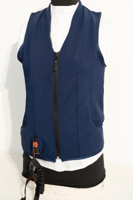 Freejump Airbag Jacket Black – for optimal safety and comfort during every ride.