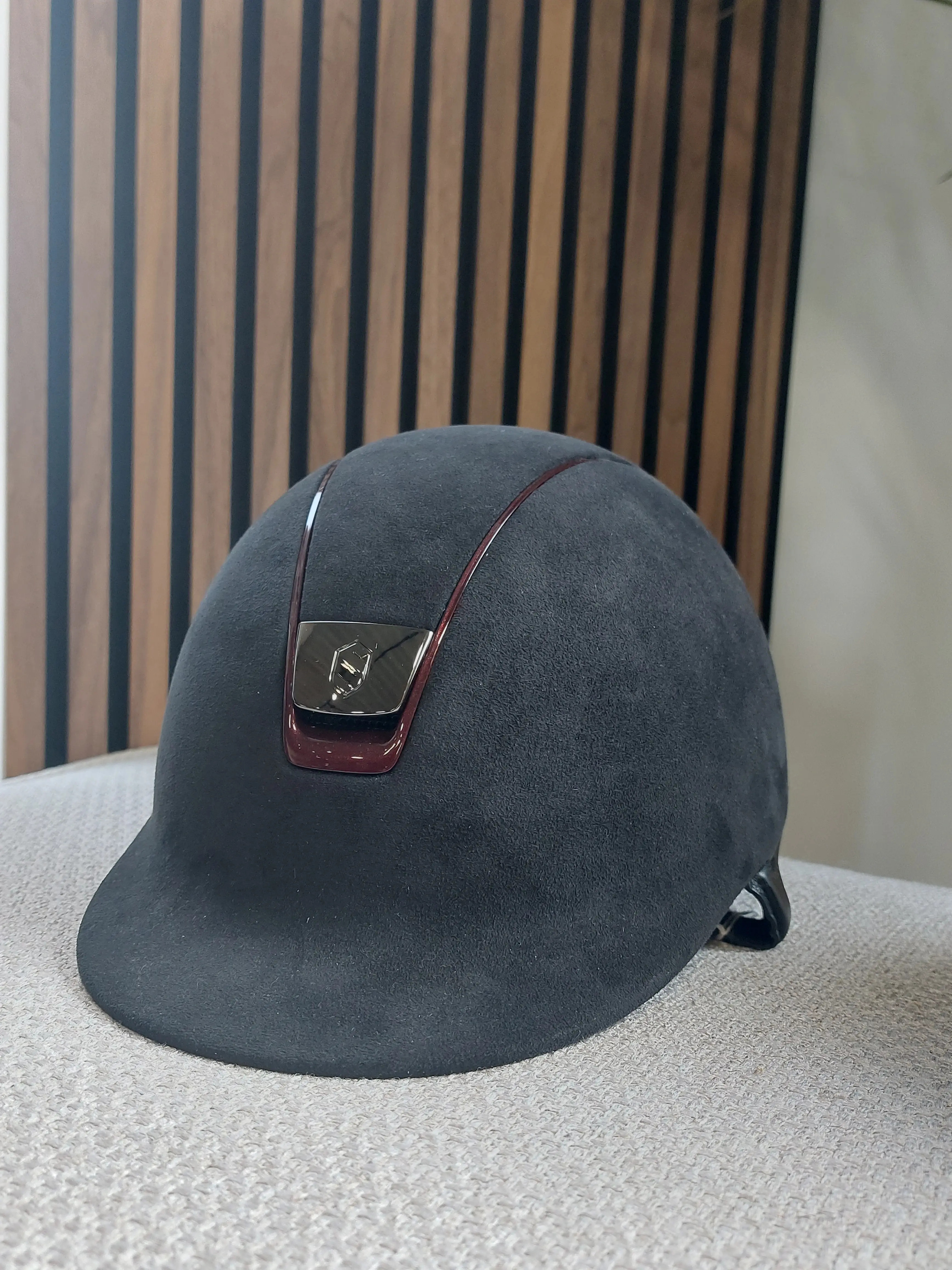 Samshield 1.0 Alcantara Burgundy kopen? - verkrijgbaar Samshield 1.0 Alcantara Burgundy kopen? - verkrijgbaar