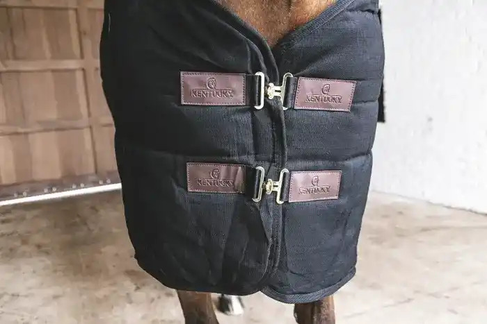 Kentucky Horsewear Stable Rug Classic 100g, ook leverbaar in zwart Kentucky Horsewear Stable Rug Classic 100g, ook leverbaar in zwart