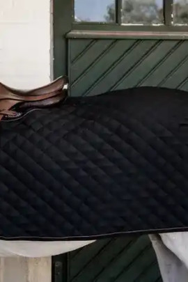 Ideaal om de paarden mee los te rijden of in- en uit te stappen wanneer het koud is.