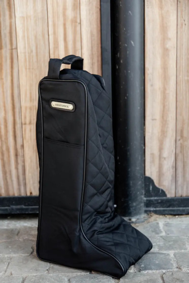 De Kentucky Horsewear Laarzentas biedt bescherming voor je laarzen. De Kentucky Horsewear Laarzentas biedt bescherming voor je laarzen.