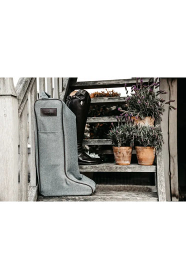 De Kentucky Horsewear Laarzentas biedt bescherming voor je laarzen. De Kentucky Horsewear Laarzentas biedt bescherming voor je laarzen.