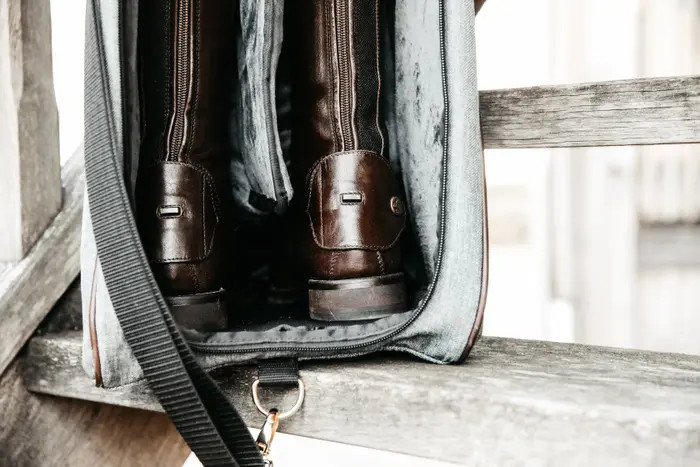De Kentucky Horsewear Laarzentas biedt bescherming voor je laarzen. De Kentucky Horsewear Laarzentas biedt bescherming voor je laarzen.