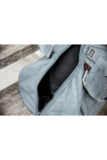 Kentucky Horsewear Helmet Bag offers maximum protection to your Helmet Kentucky Horsewear Helmet Bag offers maximum protection to your Helmet