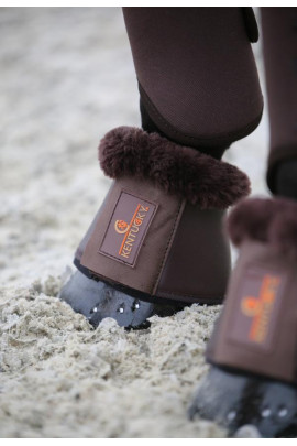 De lederen springschoenen met wol bieden een uitstekende schok absorptie en maximale bescherming. De lederen springschoenen met wol bieden een uitstekende schok absorptie en maximale bescherming.