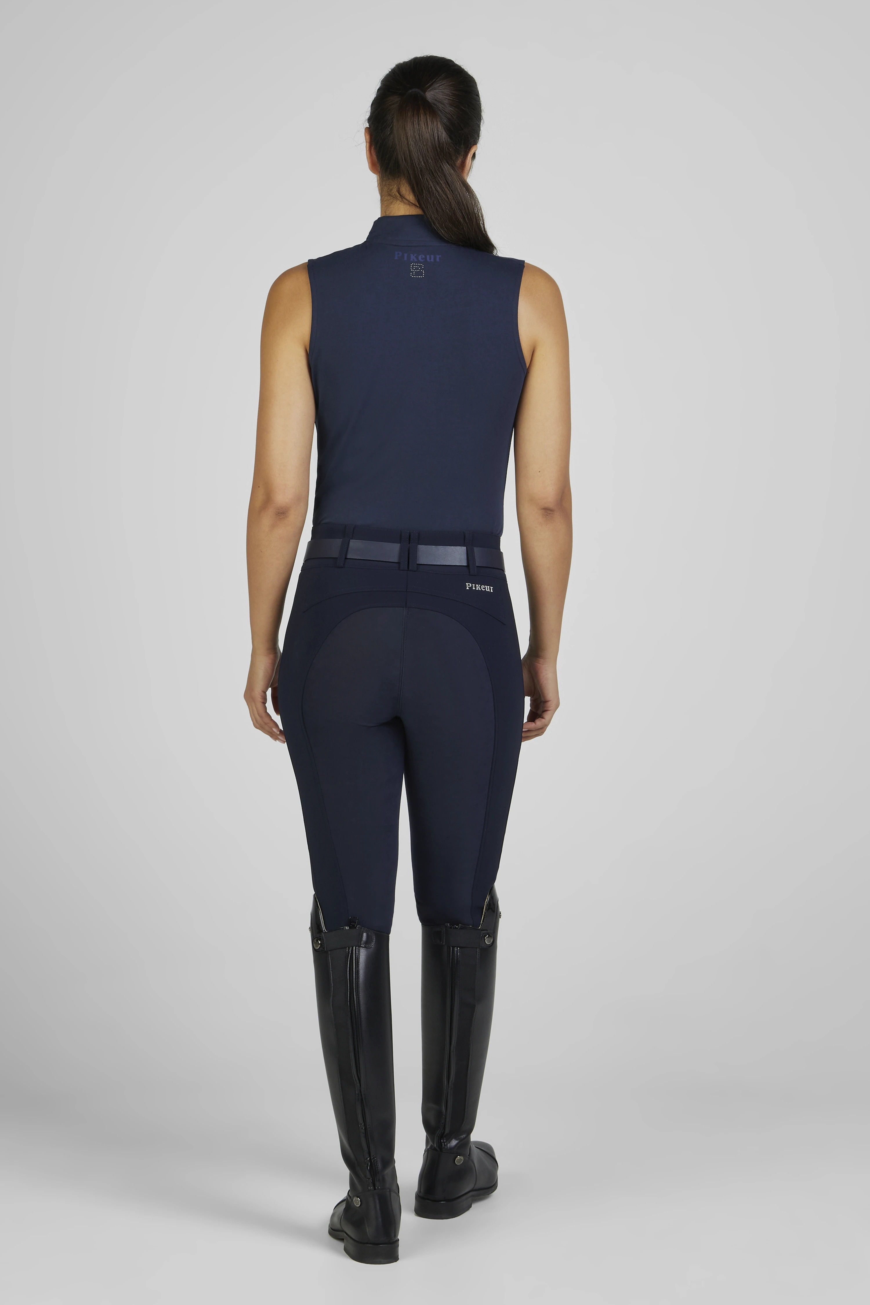 Koop Pikeur Navy Trainingstop Mouwloos | Comfort & Stijl Koop Pikeur Navy Trainingstop Mouwloos | Comfort & Stijl