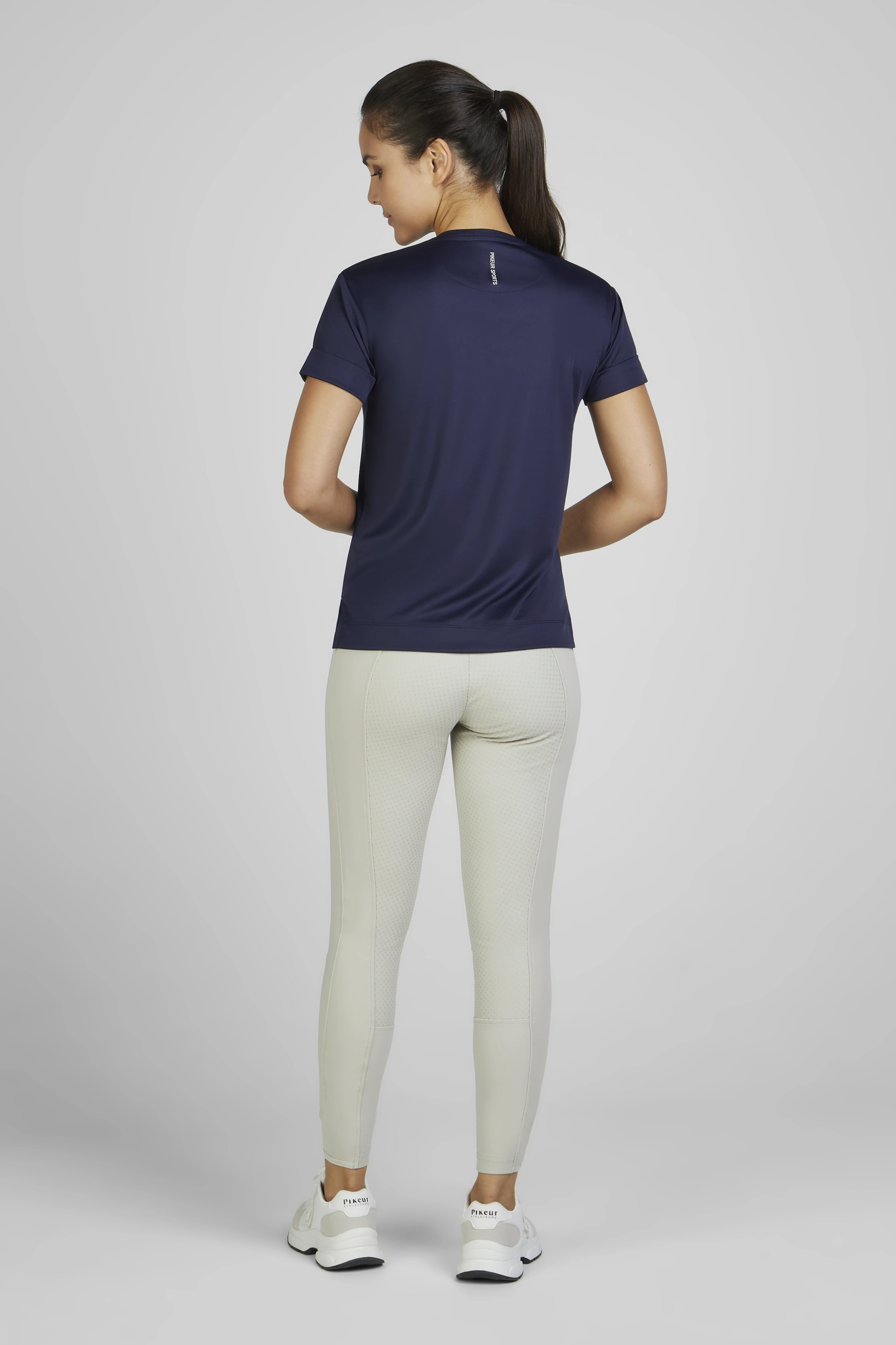 Pikeur Sports Donkerblauw T-Shirt – Sportief & Stijlvol Pikeur Sports Donkerblauw T-Shirt – Sportief & Stijlvol