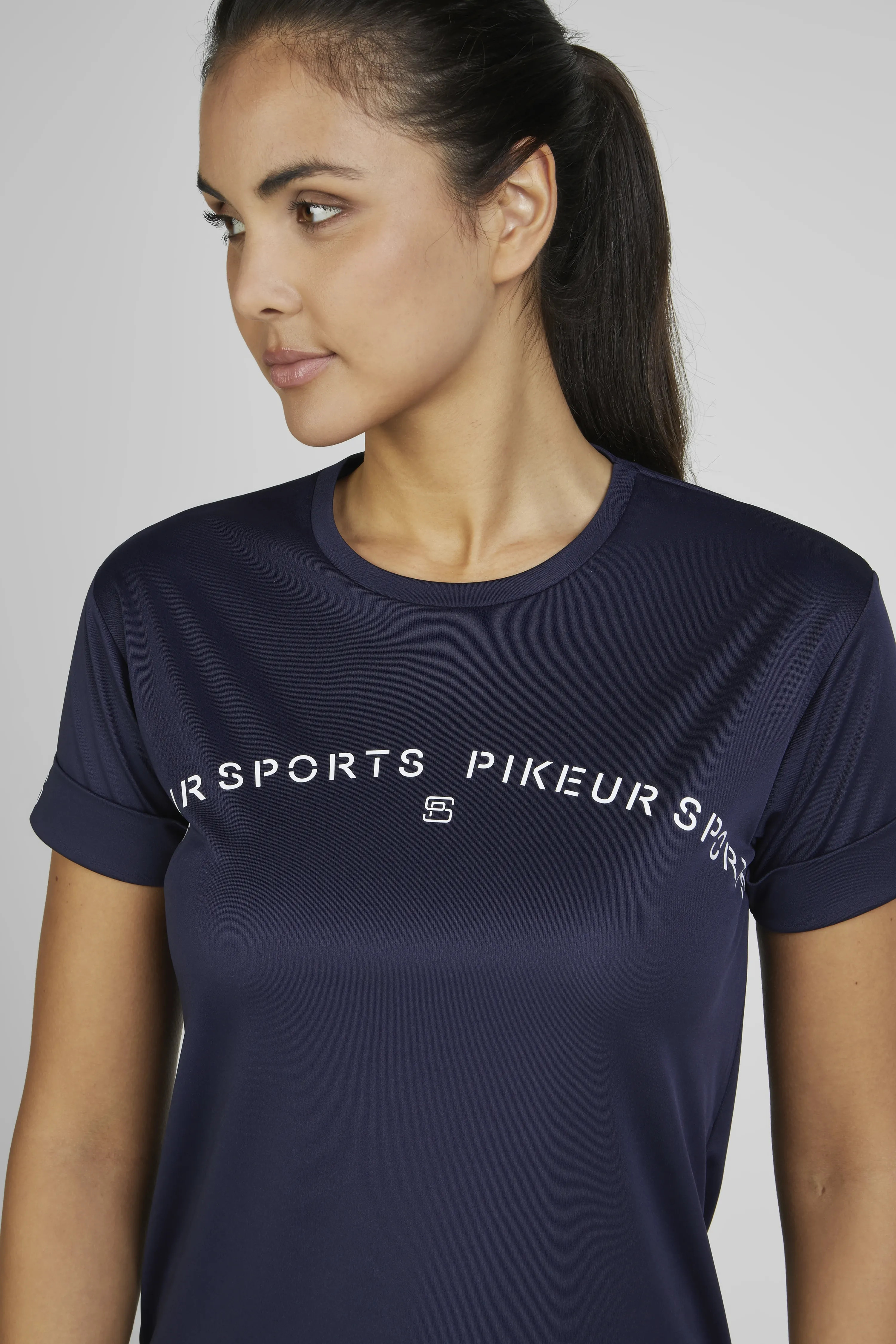 Pikeur Sports Donkerblauw T-Shirt – Sportief & Stijlvol Pikeur Sports Donkerblauw T-Shirt – Sportief & Stijlvol