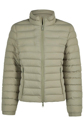 Shop nu de Sportieve Jas in Light Moos – Licht, Warm & Waterafstotend Shop nu de Sportieve Jas in Light Moos – Licht, Warm & Waterafstotend
