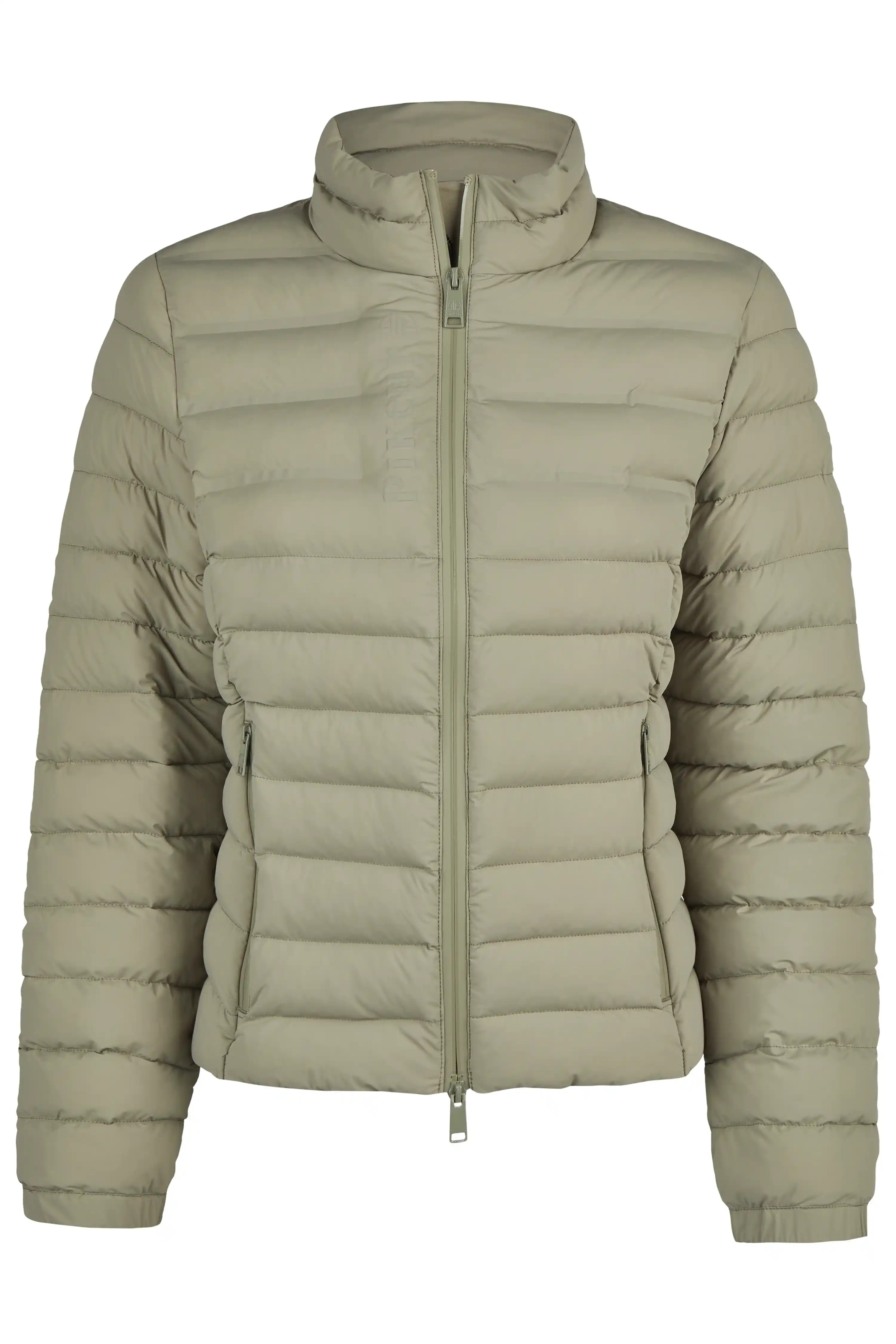 Shop nu de Sportieve Jas in Light Moos – Licht, Warm & Waterafstotend Shop nu de Sportieve Jas in Light Moos – Licht, Warm & Waterafstotend