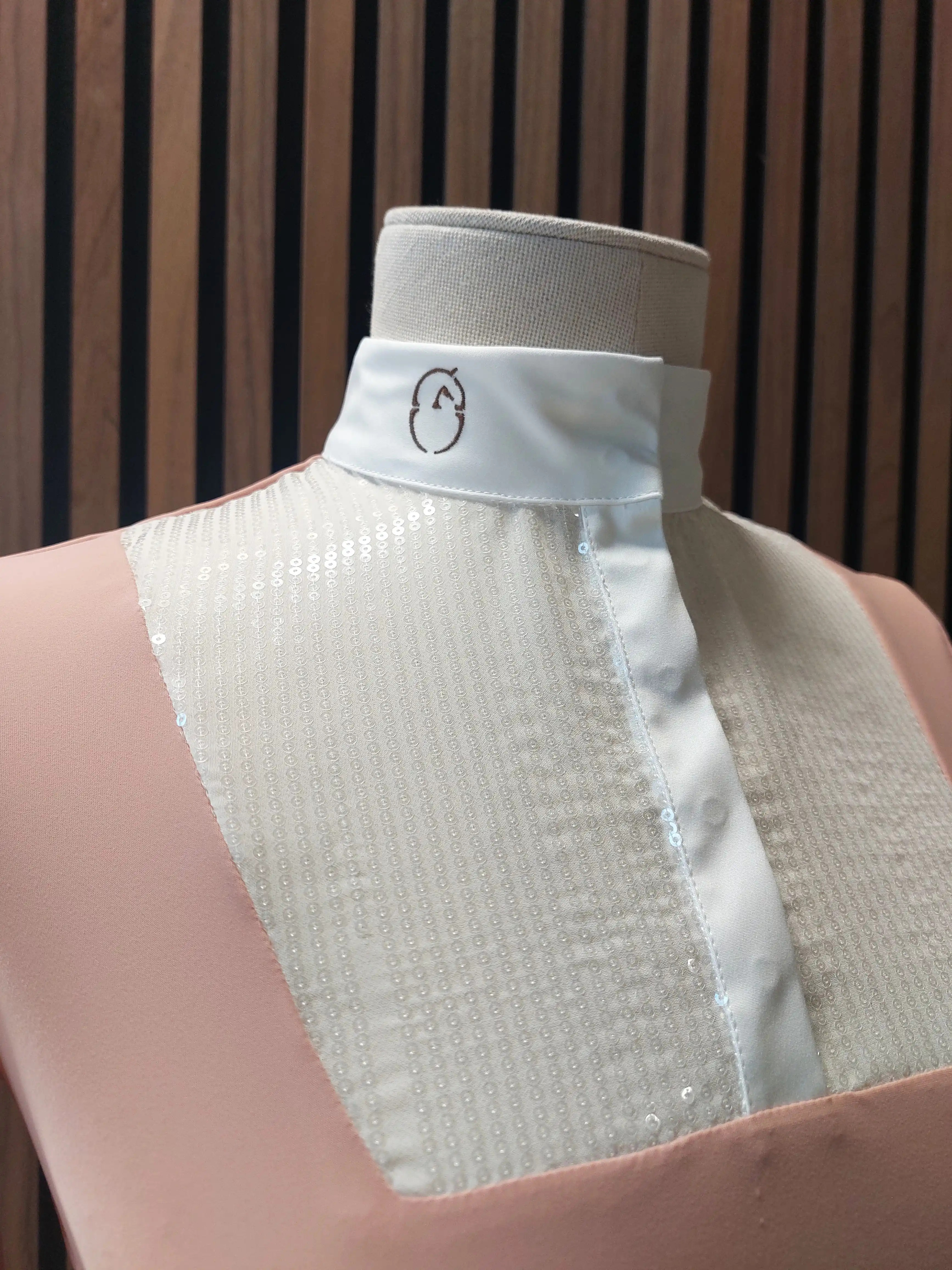 Shop nu: Vestrum Niigata Roze Wedstrijdshirt – Elegant & Vrouwelijk Shop nu: Vestrum Niigata Roze Wedstrijdshirt – Elegant & Vrouwelijk
